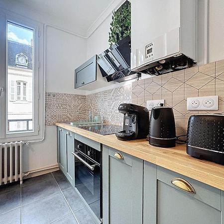 Le 2-F2 Centre Historique Apartment Montlucon Luaran gambar