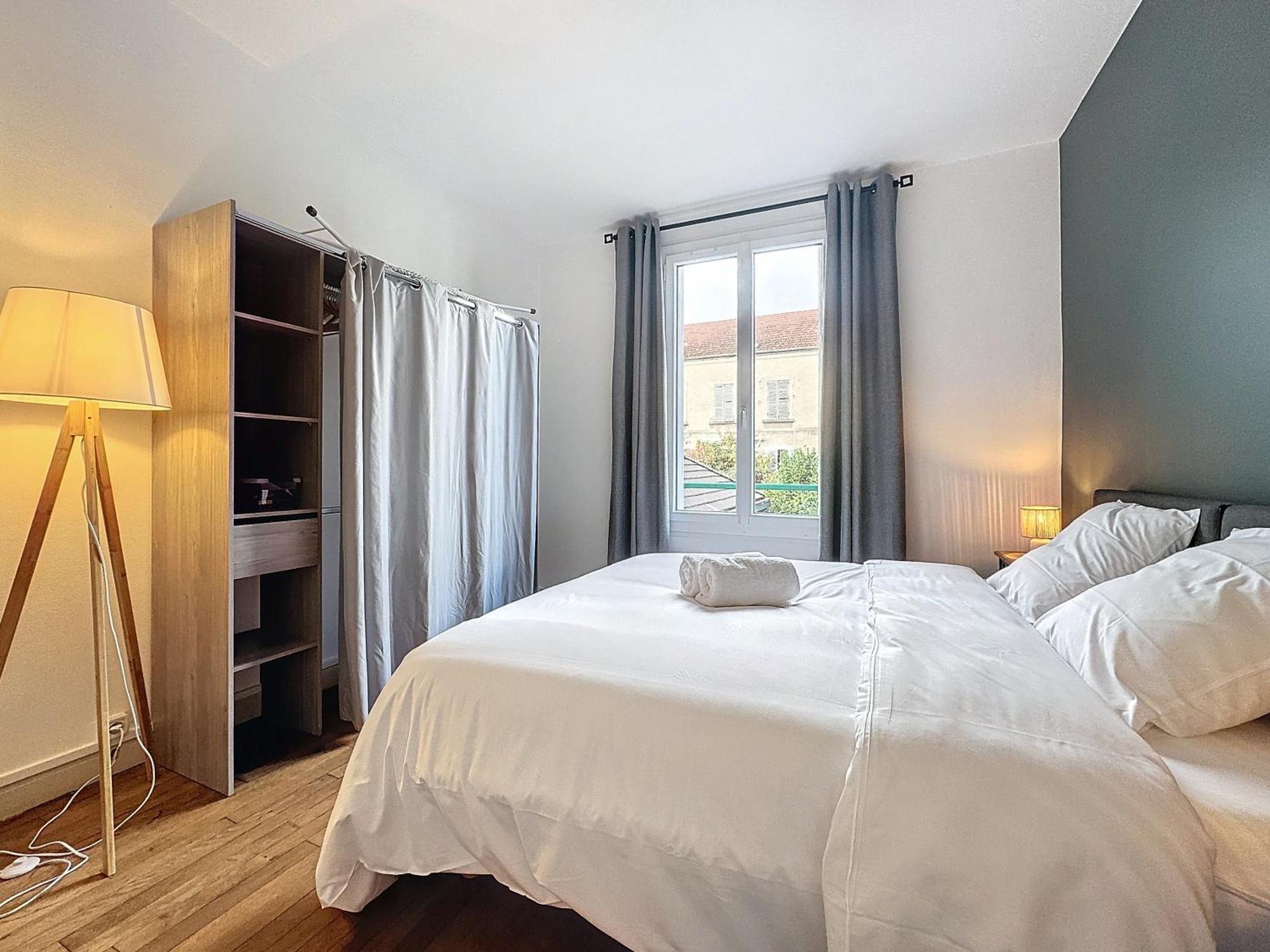 Le 2-F2 Centre Historique Apartment Montlucon Luaran gambar
