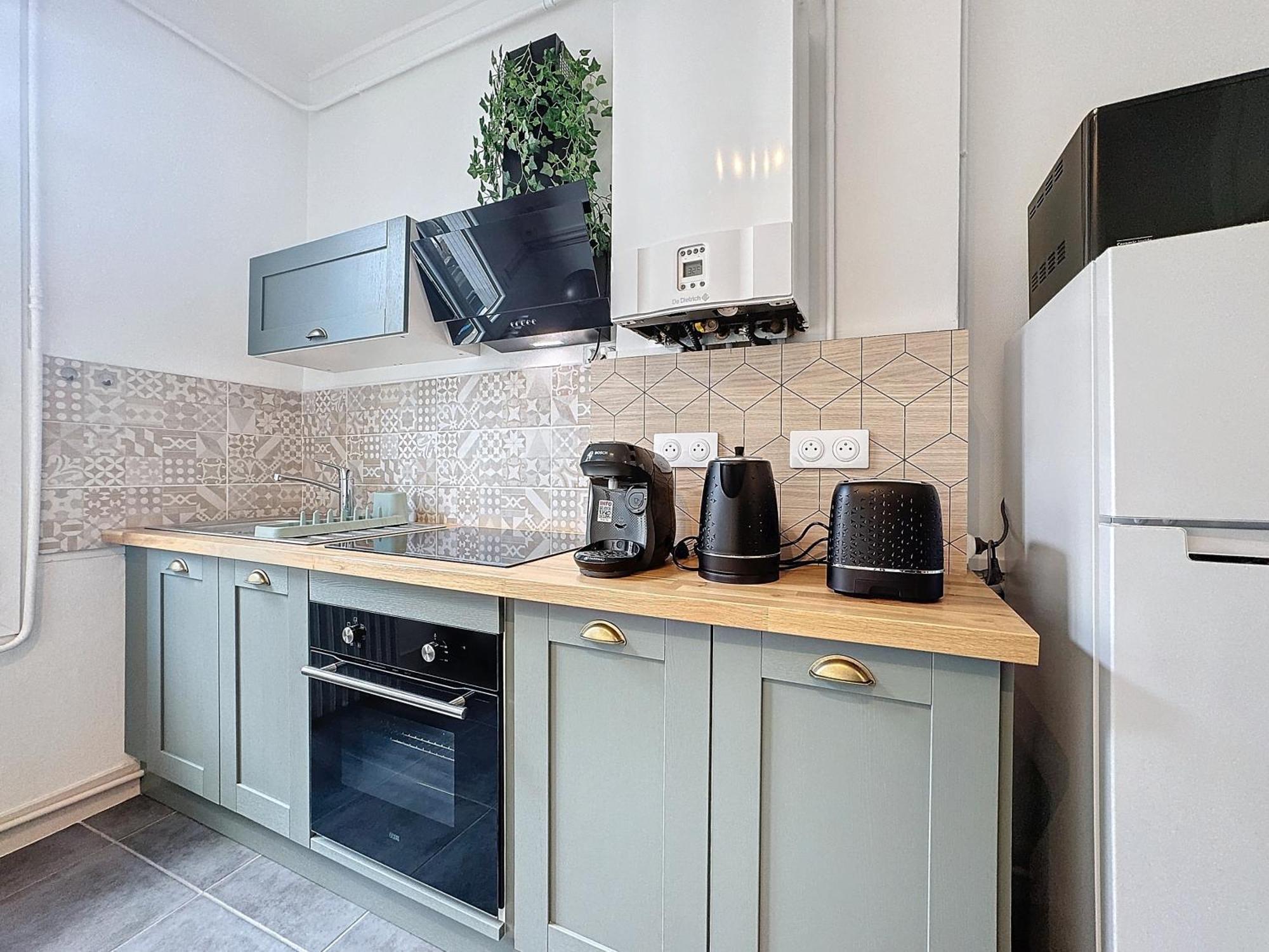 Le 2-F2 Centre Historique Apartment Montlucon Luaran gambar