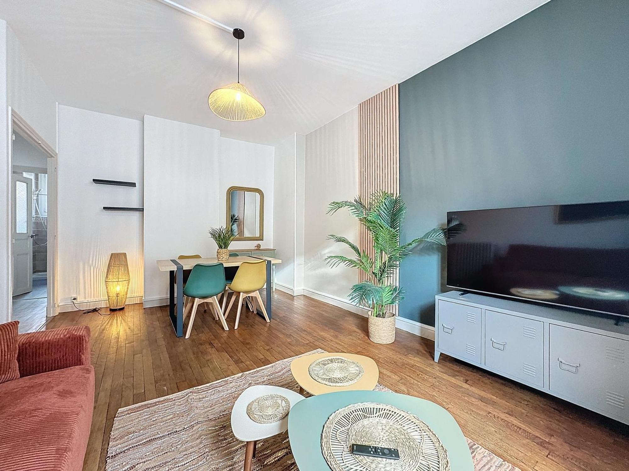 Le 2-F2 Centre Historique Apartment Montlucon Luaran gambar